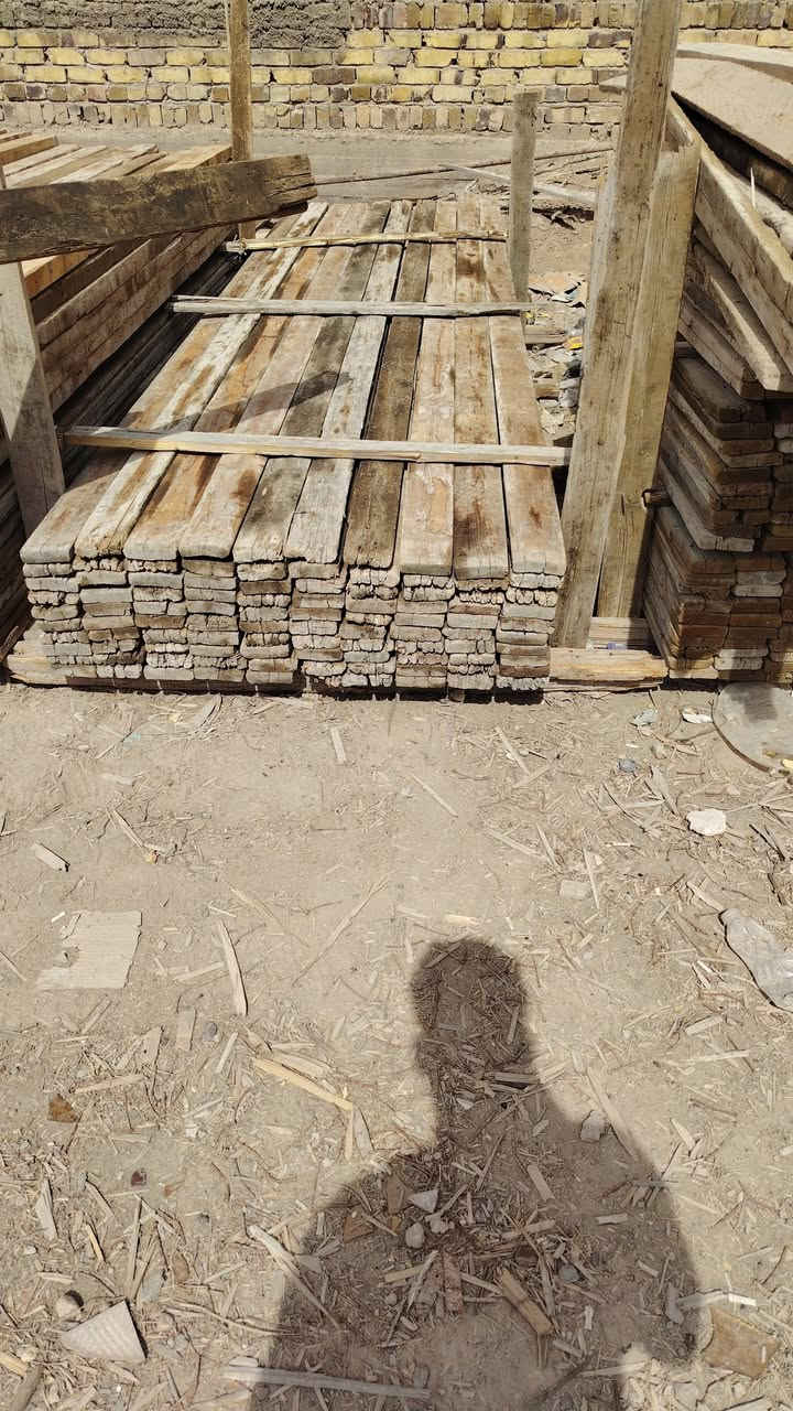 قالب خشب للبيع 6 مكعبات. يدك 120 متر.  سعر المكعب 325. بابل الحله  ***********
