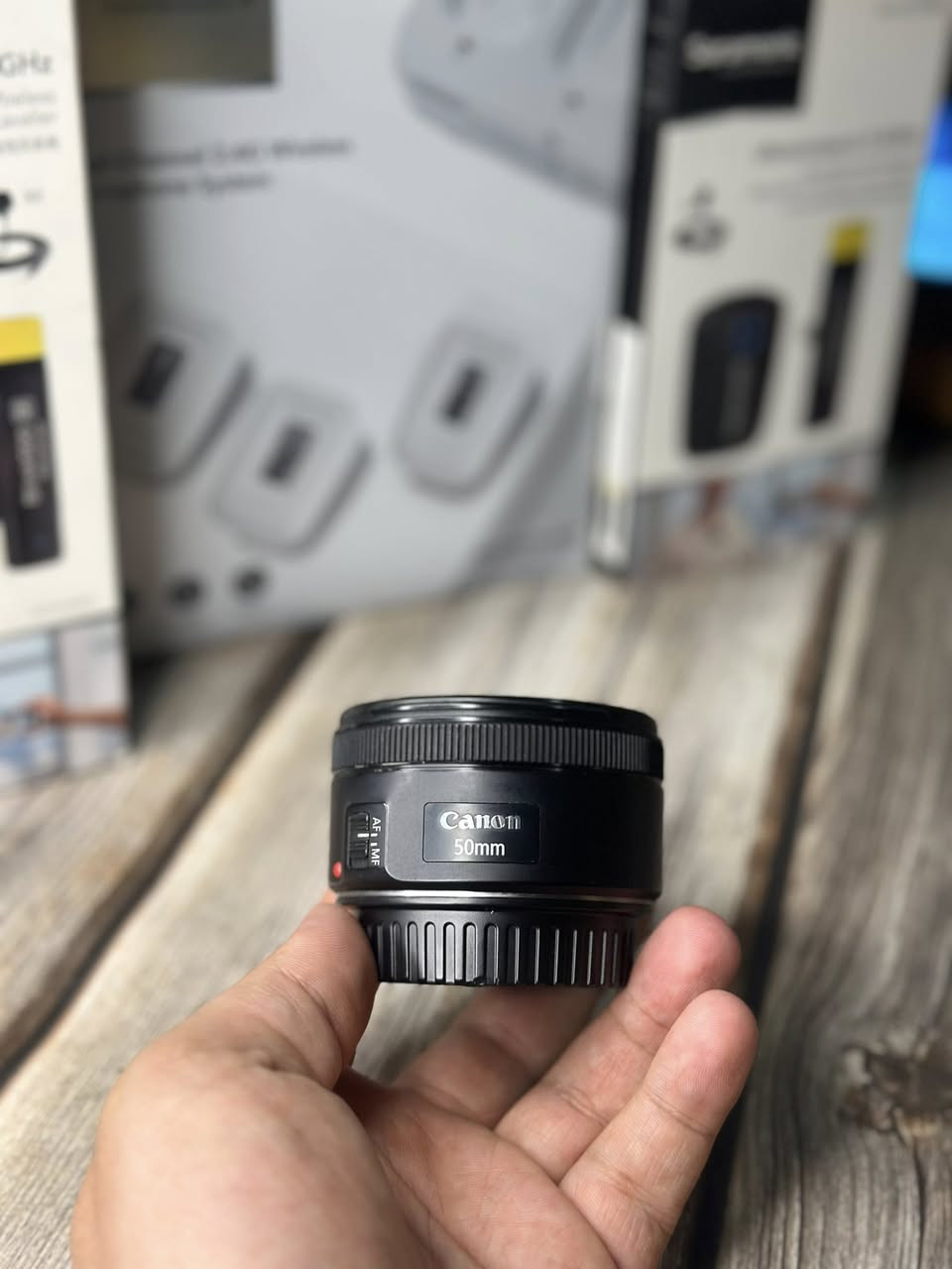 عدسه كانون ٥٠ ملم مستخدم نضيف مع كارتون  السعر ١٣٠ الف
موجود توصيل ***********
