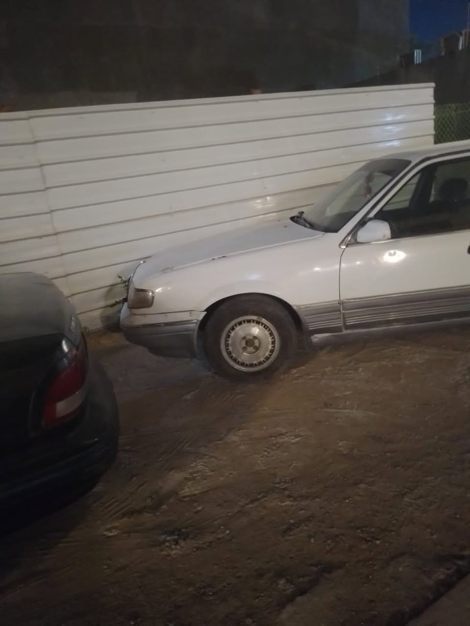 السلام عليكم اخوان برنس بروك هام سياره كير اوتو محرك مفتوح كير صدر تخم تاير سياره كلش جاهزه السياره  بدون خياس سياره بلاديه  قبل اسبوع حمت وصار بيه كازكيت  السعر ٢٣ وبيه مجال  بغداد السيديه ***********
