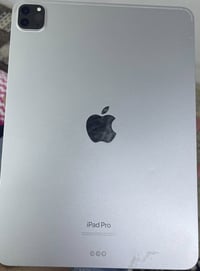 ايباد 11برو m2 ذاكرة 128 بطارية 87 للبيع الايباد نضيف  ملحقاتة كارتونة...