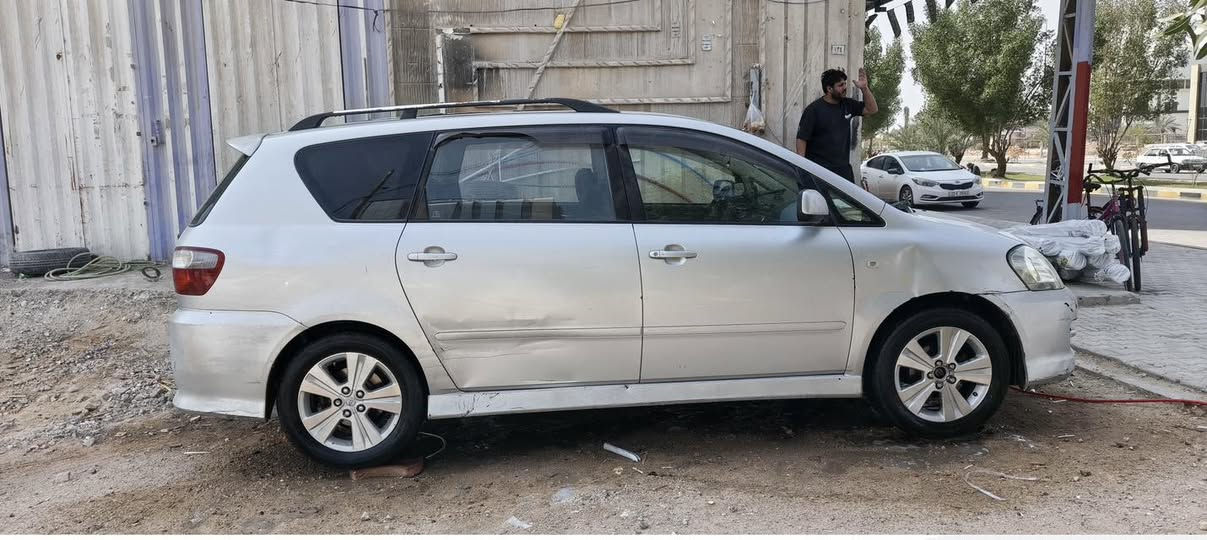 ابصم للبيع
السلام عليكم اخوان تيوتا ابصم 
الدفع رباعي ملغي  دفع امامي  فقط
لكن المنظومة الدفع الرباعي موجودة بيها ماشايلينها
رقم نجف اصولي شرط التحويل والمداور 
حدادية جديدة 
ضرباتها ع البارد موضحة بالصور متواجد خاص راسلني وبخدمتك او تواصل وانساب فقط 
*********** مكانها نجف  
+بيع او مراوس
