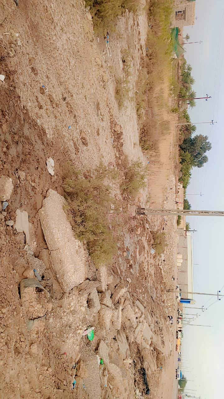 ارض للبيع واجه 34 نزال 25 الموقع شارع الي يربط بين البوابه ولسجن الاصلاحي تصلح  جملونات او محلات تجارية ***********
