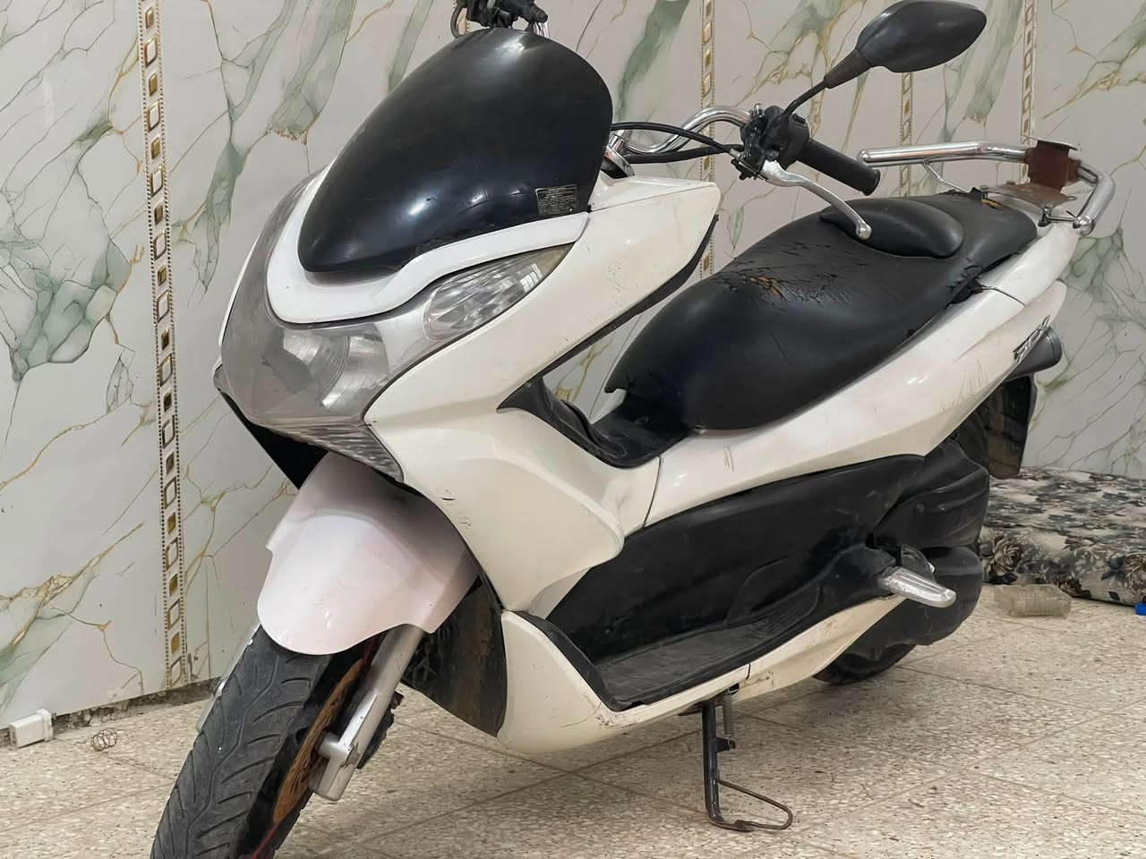 سلام عليكم دراجة بيسي اكس جيل اول دراجة نضيفة عوزها ترتيبات بصيطة وعوزها فيت بم فقط الداجة جاي تحمة سبب ألفيت بم عنواني بغداد الكمالية الستفسار ***********
