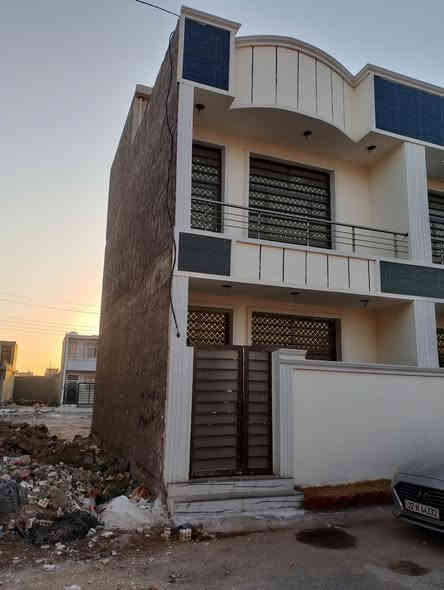 سلام عليكم بيت 50 متر النزال10الموقع عدل3..قريب على شارع العام ..تفاصيل البيت صالة مطبغ +حمام منور..طابق الثاني غرفة صالة +بيتونة كبيرة..التواصل على هذا رقم ***********
