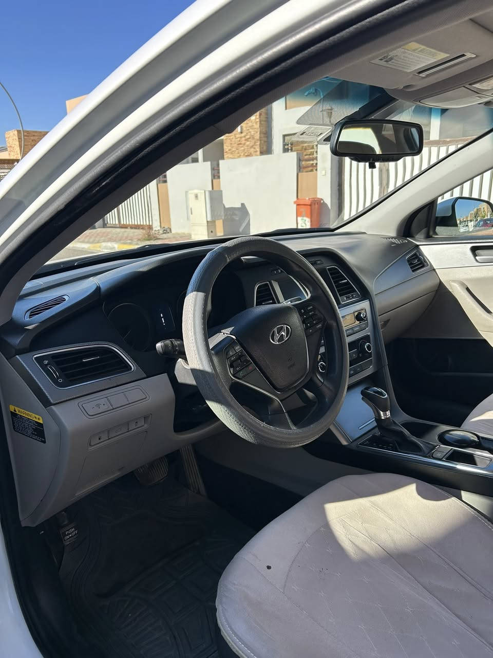 سوناتا ٢٠١٧ للبيع وارد أمريكي
ماشيه ٧٠ الف ميل
حادث جامرلغ وبنيد 
السيارة بأسمي ومكان السيارة كركوك 
السعر ١٢٢
للاستفسار ***********
