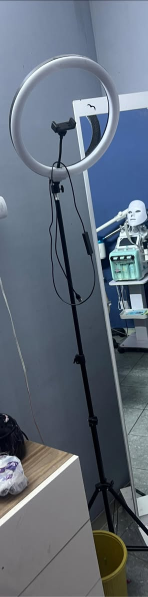 اغراض صالون للبيع امانه الله نضيفات كلش سبب البيع صار عندي ضرف ودابيعهم وبطلت من الصالون  وعندي بعد اصباغ شعر وشغلات الي تريد شي تراسلني بلخاص


**إذا كنت صاحب هذا الإعلان وتريد حذفه لأي سبب، رجاءا أرسل رسالة إلى الدعم الفني**