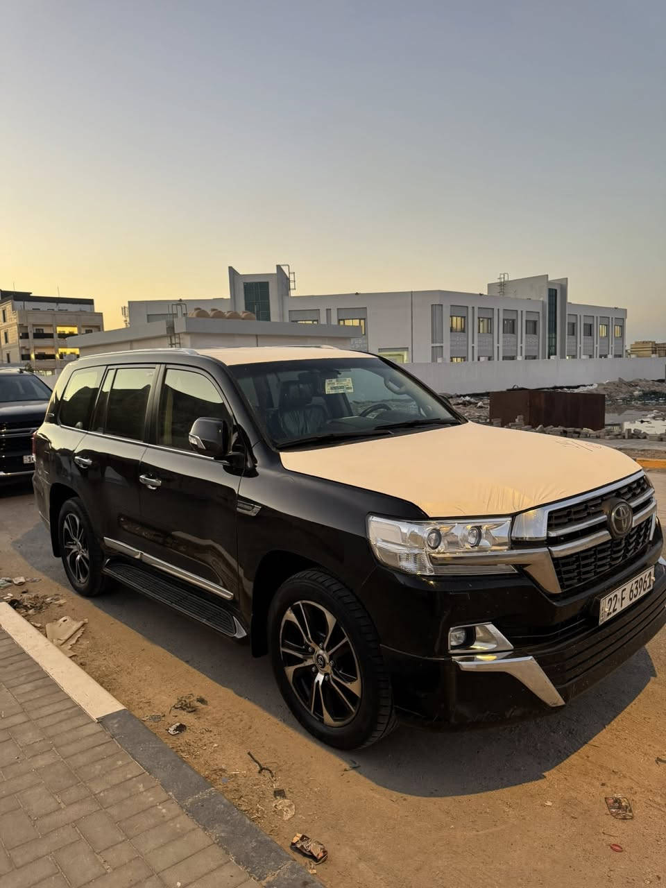 للبيع لاند كروز2017كاز VXSفول للأخير رقم أربيل  داخل قرميدي بيها بارد قليل محرك كاز للبيع او مراوس السعر 430مكاني بصرة الاستفسار على رقم ***********
