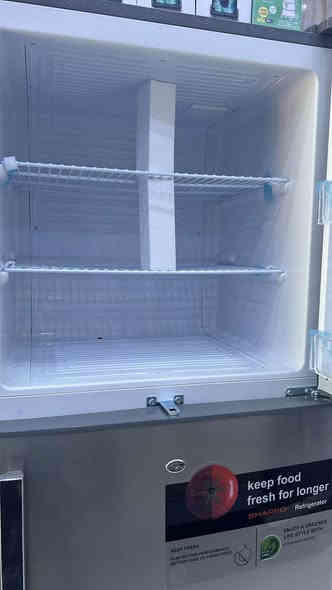 ثلاجة ماركة شاربو ٢٤ قدم 
المواصفات 
مأطور استوائي عالي الجودة 
انابيب نحاس 
شبكة خارجية 
فريز خارجي 
ضمان سنة 
توصيل مجاني بمركز البصرة 
السعر ٤٩٠ الف 
للاستفسار الاتصال بالرقم 
*********** البصرة
