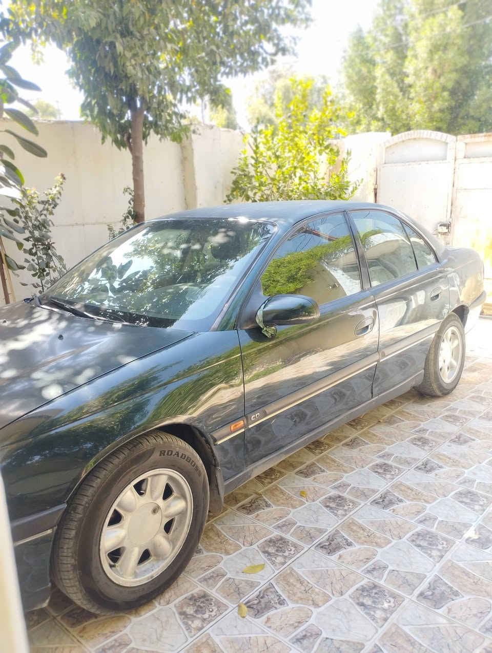 أوبل بزون 1995 محرك بطه سياره خير من الله جاهزه مال جناي تصل وبيك خير ودلل ***********
