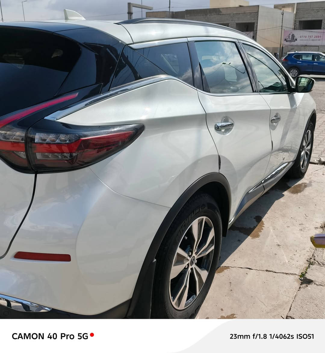 السلام عليكم
للبيع اومراوسةبسيارة 7 راكب حديث. 
نيسان مورانو كلين ابيض..2023...SV...اربيل..وبسمي ماشية 18 ألف ميل شرط بدون قطرة صبغ ولا تعديل  بارد ولا شخط. .. فقط تبديل الدعامية الأمامية. حادثها داعم حيوان.. كل السيارة شرط.. مواصفات Sv .. كشن جلد
رادار أمامي خلفي و جانبي... وبعد مواصفات... 
مكان السيارة كركوك.. ***********...
