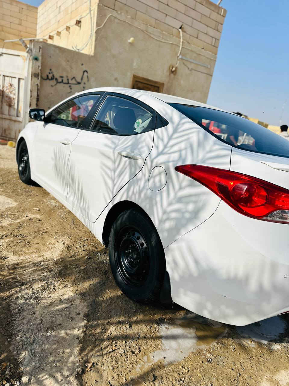 السلام عليكم افانتي 2012  مكفوله من ضربه والتبديل والععجون بيها صبغ شي بسيط جدا  مكينه 1600 مكينه وكير مكفولات
حداديه 100/100 
تبريد ثلج+ تدفئه شغاله
تخم تاير جديد 
حساسات الخلفيه شغله 
رقم واسط نكليزي  سياره جاهزه ربع ما تصرف عليها 
المكان الناصريه مركز سعرها 98 وبيها مجال 
***********
