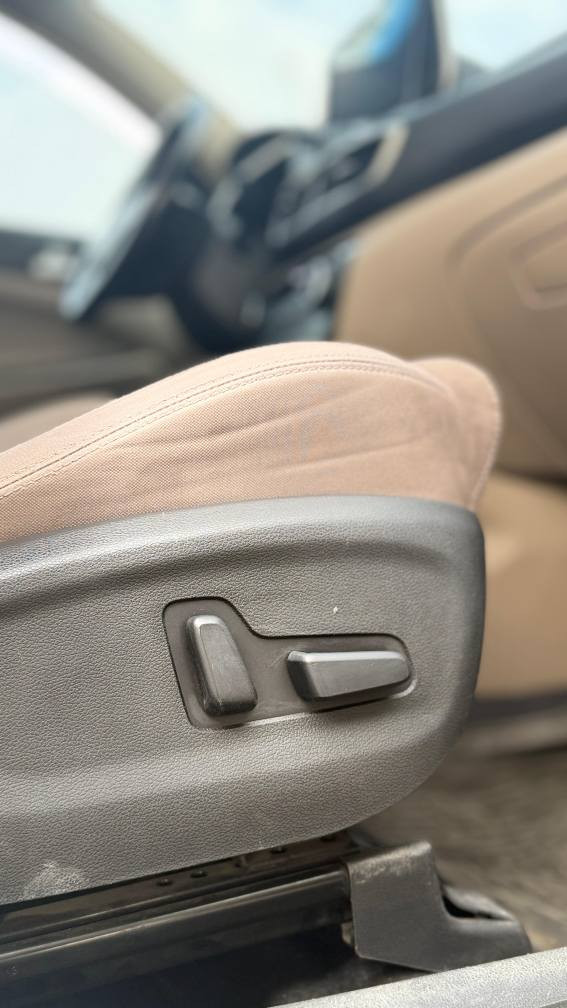 السلام عليكم 
للبيع توسان 2020 خليجي
سياره نضيفه "بمعنى الكلمه"
فول مواصفات  
(( المواصفات اصلية  ))
"بصمة تشغيل وبصمة ابواب 
"اشاير بالمري + مري شفط 
"ثلاجة بالجكمجة 
" حساسات امامي  وخلفي  اصلي  
" كاميرا خلفية
" ثلاث وضعيات قيادة
"كروز سرعه
" شحن لاسلكي 
" بلوتوث+ AUX 
"تحكمات صوتية 
"كراسي 2 كهرباء
" دبل ايرباگ
" تحكم ستيرن
" حساسات
" تبريد قطعتين 
" لدات نهارية
" انارة ابواب ومري
ماشيه ١٠٠ الف
السعر ١٩٨ بيها مجال 

العنوان / كركوك 
رقم أربيل باسمي تحويل وكاله
هزه جديد 
اتصل فقط  *********** كركوك, العراق
