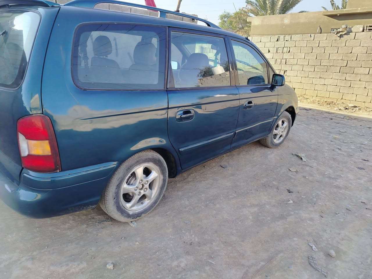 السلام عليكم سياره هونداي ترلنجيت موديل ٢٠٠ رقم كربلاء نكليزي عندي وكالة عامه محوره كورلا ام جف مصبوغه عام مكينه لاتنقيص اولاتبخير باتر جديد كهربائية كلها شغاله نقص مشط السعر ٤٢ اوبها مجال مكان السياره الكوت مركز المدينة الاستفسار لاتصال على الرقم ***********
