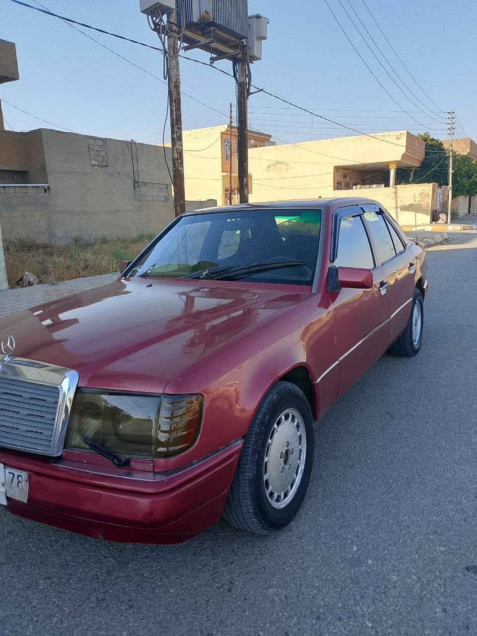 السلام عليكم مرسيدس 300 موديل 92 سياره جاهزه ليره محرك بطه تبريد ثلاجه السعر 45 اذا اكو مراوس حسب القراءه عنوان ناصريه ***********
