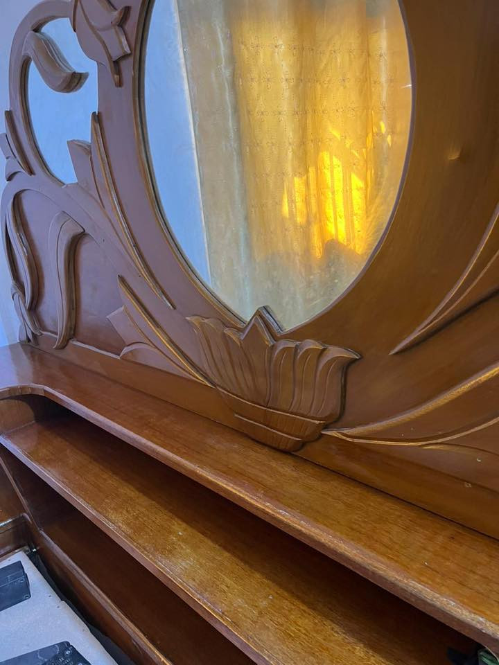 غرفه نوم ٥قطع للبيع سعر ٤٢٥
***********
