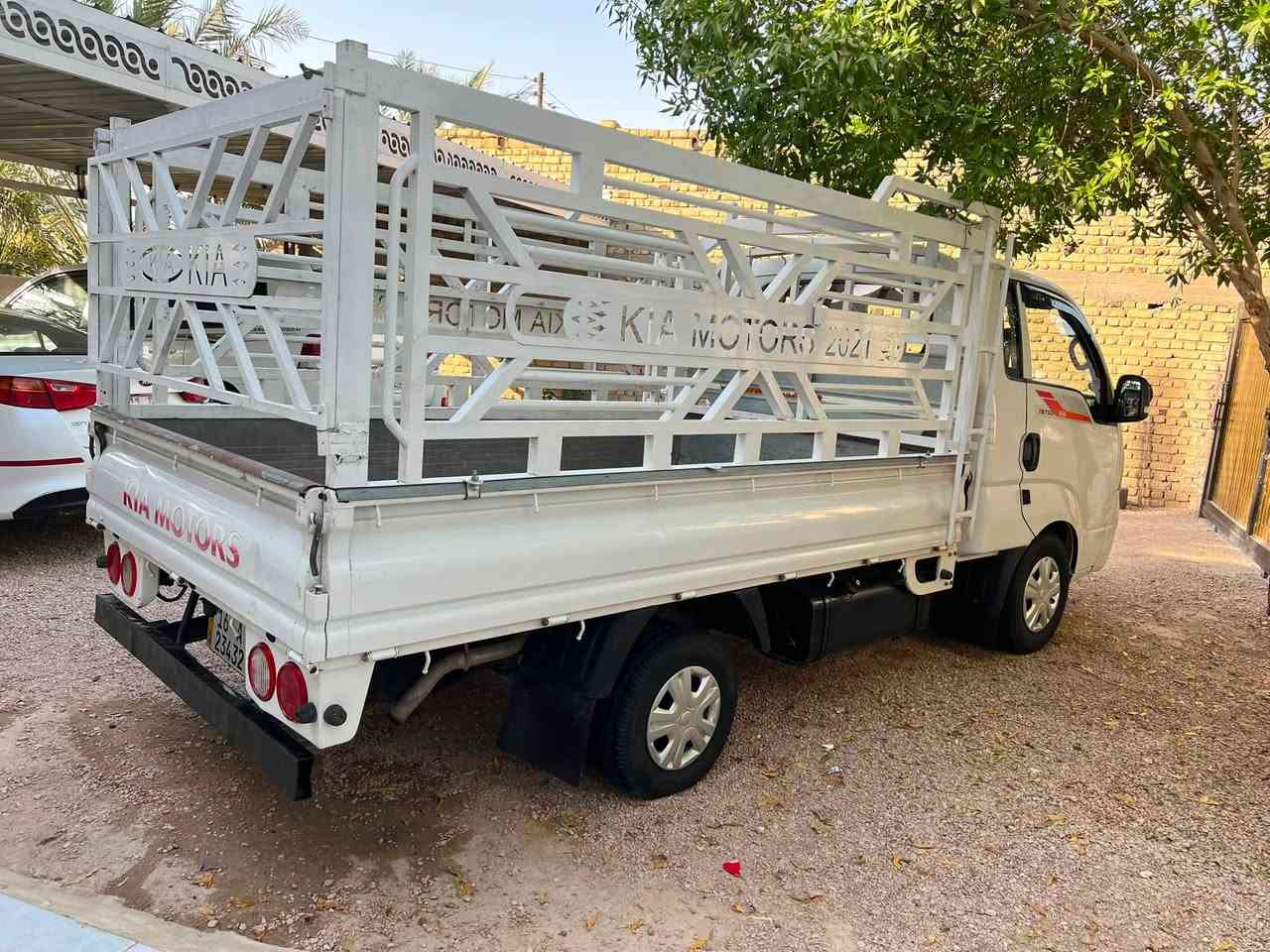 سلام عليكم
للبيع كيه بنكو موديل 2018 
رقم قادسيه دولي بااسمي 
مكفوله كفاله عامه 
محرك كير حداده تبريد كله شرط 
تخم تاير 
سياره جديده ماشيه 150 ألف 
جاهزه من كلشي 
السعر 118 مكان سماوه 
***********
***********
