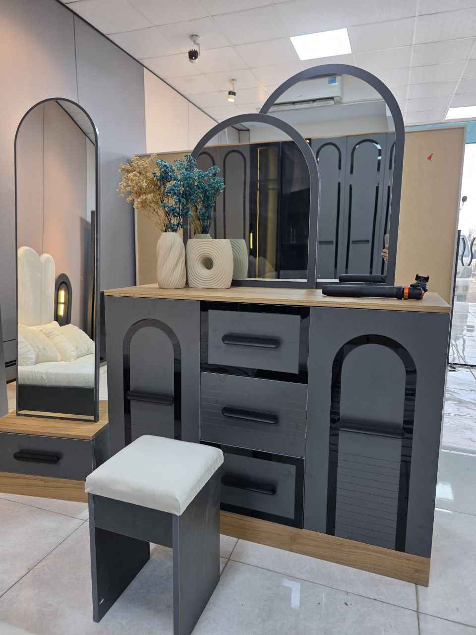 غرفة نوم ميس ابواب 10 قطع معمل اصلي درجة اولى📢

نفس الصورة بالضبط💯
برغي وجوي حديد
سرير جك خزان 
ابواب الوسط المنيوم جام شفاف
انارة لد بالكنتور 
انارة بالكومديات
تقاطيع مميزة 
نرمايد هيدروليك 
سكك ثلاث مراحل  
نقوش درجة اولى ✅
متوفرة بلون رصاصي ✅
قياس الكنتور مع الملحق 335سم✅
سرير 180 *200 ✅

 
السعرمليون و300 كربلاء, العراق


**إذا كنت صاحب هذا الإعلان وتريد حذفه لأي سبب، رجاءا أرسل رسالة إلى الدعم الفني**