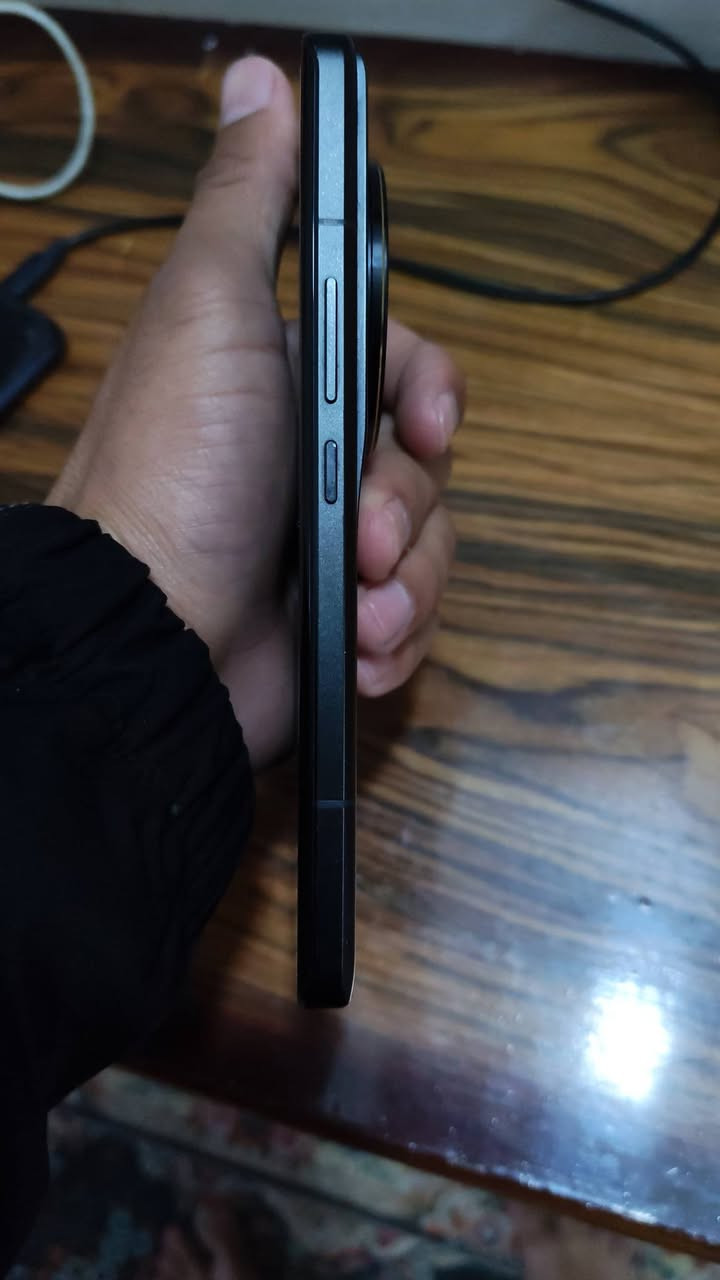 Xiaomi 13 Ultra
سلام عليكم اخوان
جهاز للبيع شاومي 13 الترا روم عالمي ذاكره 256
جهاز نضيف 90% ملحقات كامله
اجهاز معروفه موصفاته 
المعالج/Snapdragon 8 Gen 2
كامرات من لايكا لألمانيه بوبجي 120 فريم
شاحنه 90W
العنوان بغداد المحموديه السعر 600 وبي مجال حك لجييه للشراي


**إذا كنت صاحب هذا الإعلان وتريد حذفه لأي سبب، رجاءا أرسل رسالة إلى الدعم الفني**