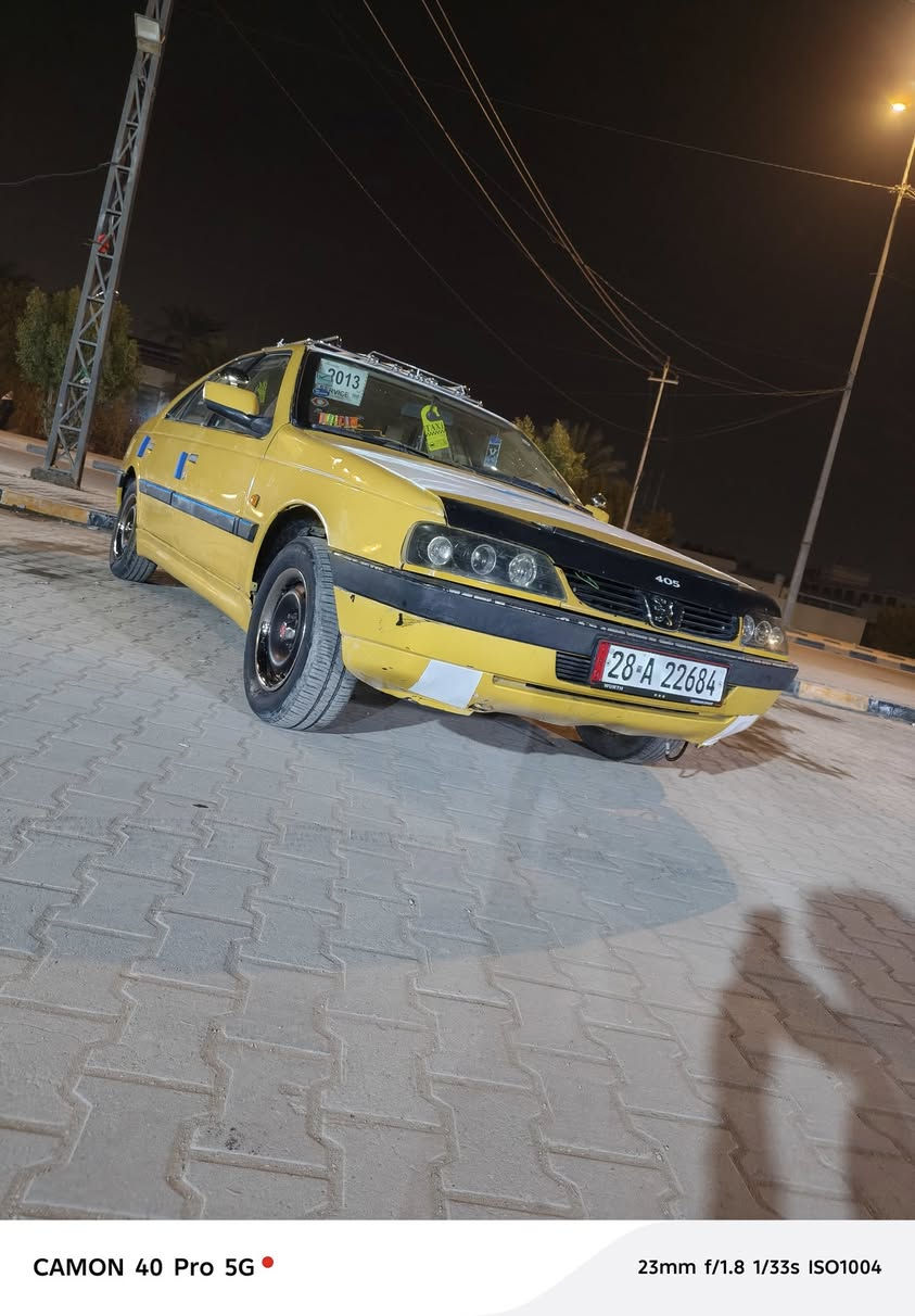 بيجو 405 رقم دولي هيئه وغرامه ماعليها بس 40 الف سياره جاهزه كير ومكينه وكهربايات تدفئه تبريد كلها شغاله سنويه لل 2030 راعيها بلنجف يمي مكاني نجف بيع او مراوس سعرها 35 وبيها مجال ***********
