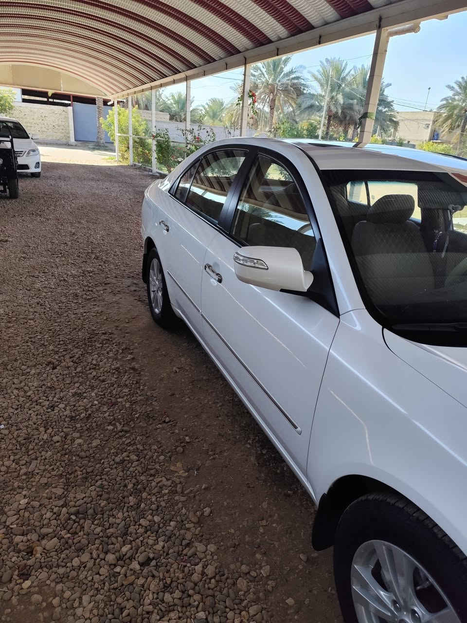 السلام عليكم ورحمة الله وبركاتة 
سوناتا للبيع موديل 11 خليجي فول مواصفات نظيفه جدا محرك 2400 دوش السياره جديده واحلى من الصور مكفوله كفاله عامه ماعده بيها شخوط بالبنيد وربع من الجاملغ الأمامي الأيمن وتم صبغهن درجه اولى وتخم تايرات قبل أربع أيام شادلها ،، ومحرك وكير درجه اولى ومابيها اي نقص سياره جاهزه من كل الشي ،، السعر 150 قفل 
 السيارة بأسمي رقم بغداد ومكان السياره بابل وهذا رقمي 
***********
