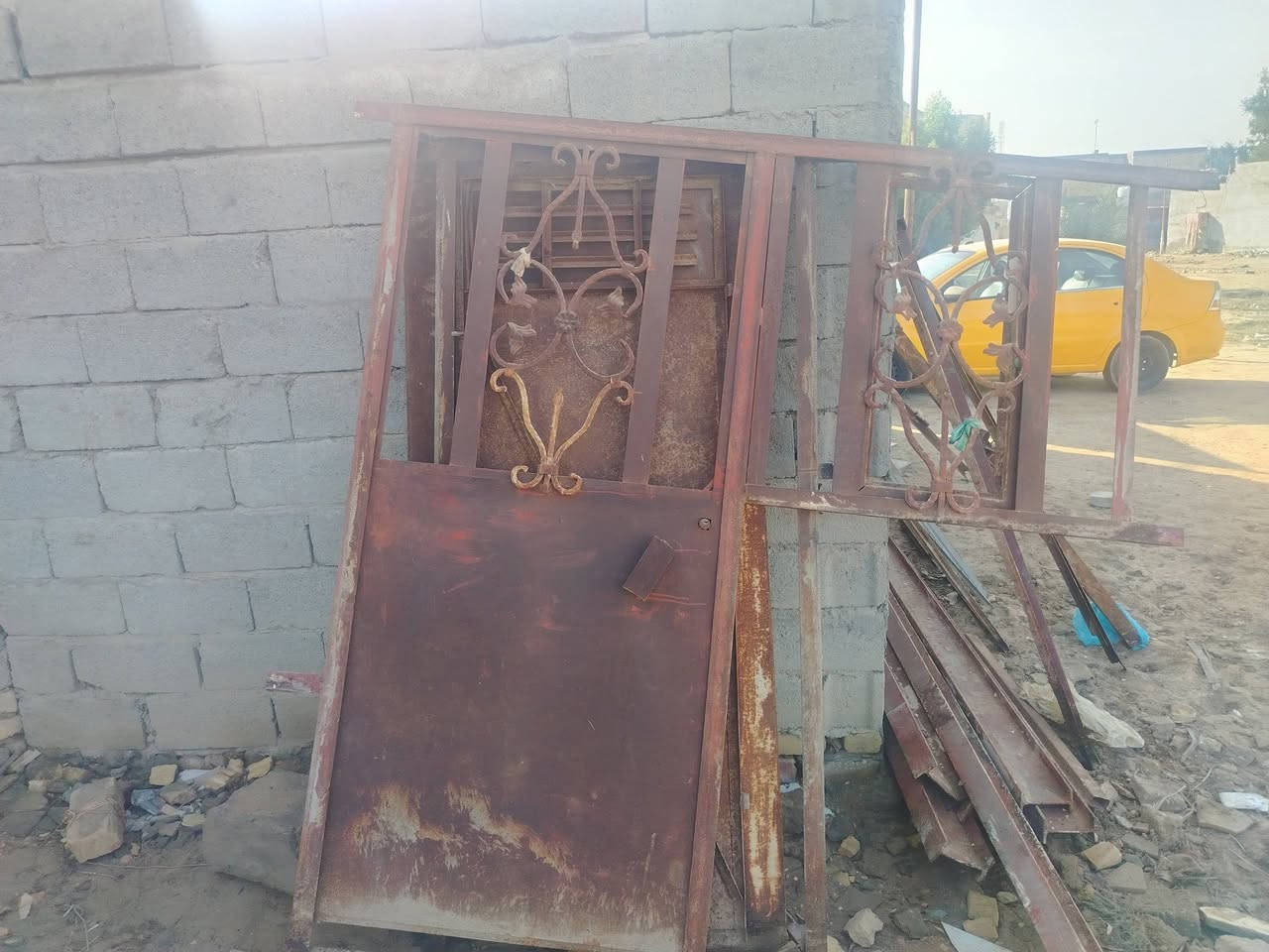 شيلمان مع بوب حديد مع شبابيك مع هنكلان للبيع
لم اتواجد ع الفيس هذ رقمي***********
