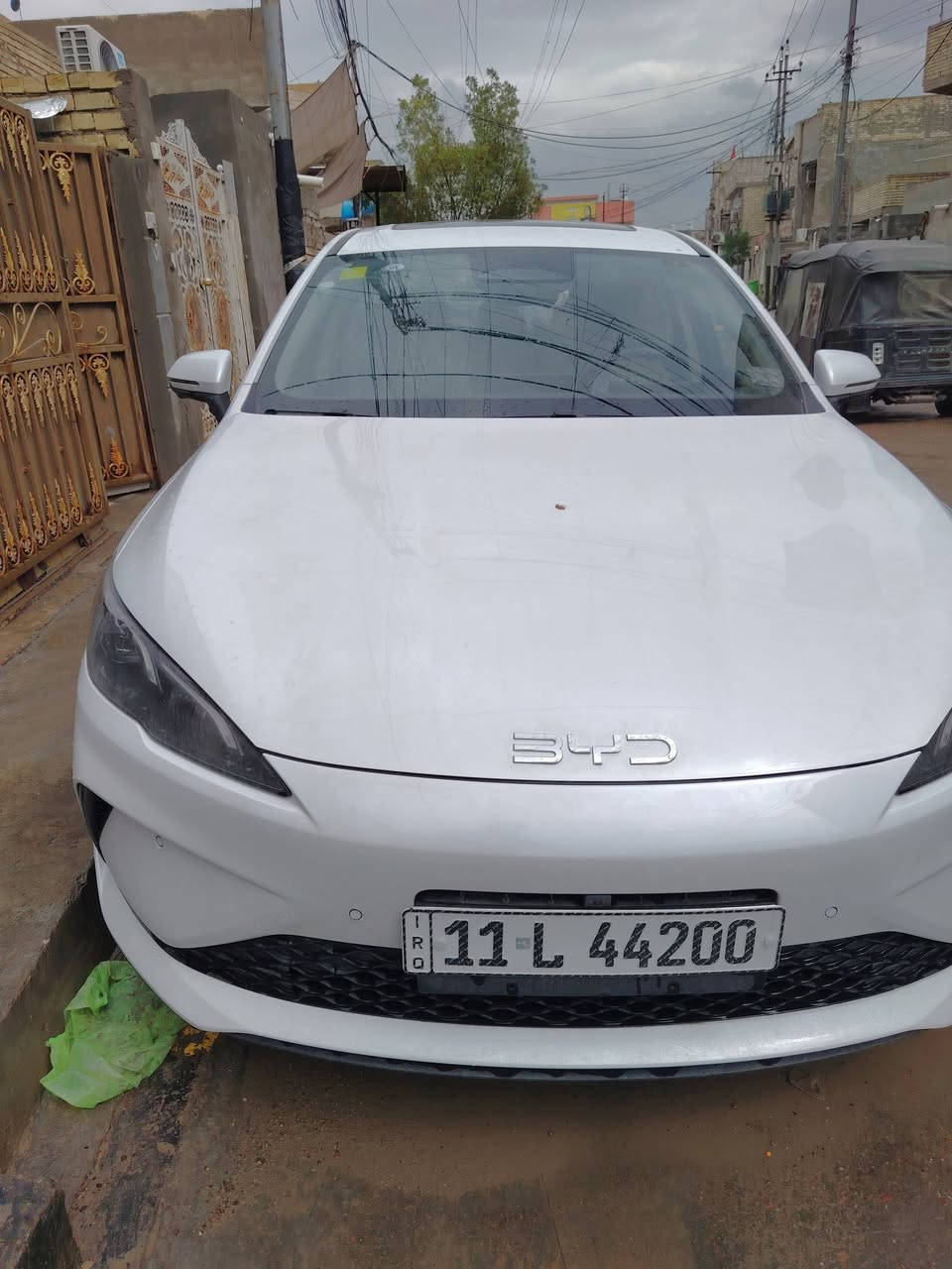 سيل فايف فول مواصفات ١٣ كامره ماشيه ٢٧٠٠ بانزين ماشيه ٨٠٠ والباقي على EV السياره بأسمي والرقم بغداد شبه مميز والسياره مكفوله من كلشي على وضع الشركه لا زلغ لا شخط لا بارد لا تبديل  شرط الفحص السياره سعرها من الاخير ٢٣ مليون بدون اي عمله ال تعجبه ويصرفله السعر الف هلا بيه
واذا واحد يكول سعرك اغلى من الزيرو على عيني وعلى راسي السياره مماشيه هواي وبيها ملحقات وانت احسب وشوف السعر
الرقم يكلف حوالي ٤٠٠ الف
برمجه وتحديث من شركة المقادير يعني مو فلاش تحديث جهاز اون لاين مع البرامج المدعومه 
كاعايات حوضيه اصليه مع الصندوگ ال سعرهن ١٢٠ الف
بورد اضافي للشحن كامل من جوزة حمايه واير ايرث وقراصه للبارد وبلك سويچ اصلي وجوزه ذكيه الكترونيه
سبير جديد مع فلينه وملحقاته وموضح بالصور
لزكات شاشه حمايه للشاشتين
كل عدتها جديده وما مستخدمه
تغليف الابواب من الداخل بعازل حراري
اخوان منعاً للاحراج هذا سعرها من الاخير يعني ما اتعامل.... ٢٣٠٠٠٠٠٠ مليون
***********
بغداد البلديات خلف مصرف الرشيد
