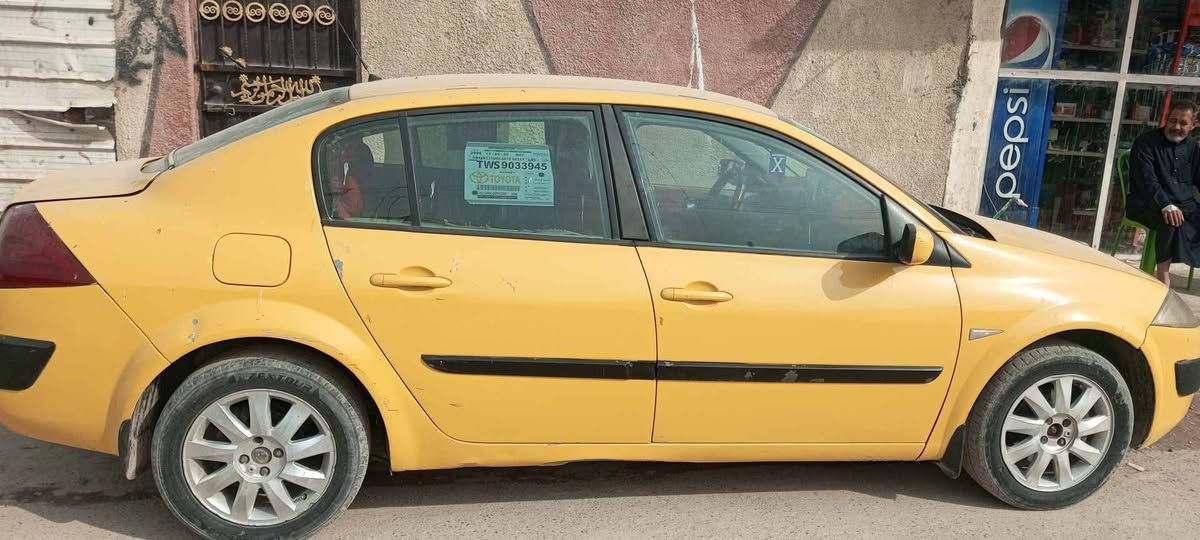 رينو موديل 2008
محوره بيكاجو رقم بغداد حداديه 80 بلميه سنويتها ساقطه 
مكان السياره حله ما متواجد ع الفيس ***********
