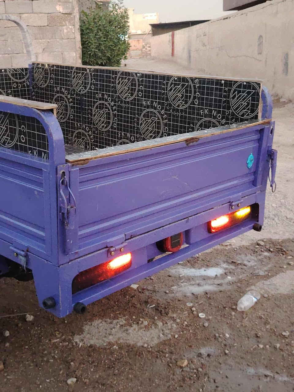 سلام عليكم شباب عندي هاي الستوته موديل 2023 مال بلال انطي شرط ركبه شاصي محرك مكفوله كهربائيات فوول تخم تاير جوبلس ويل صب دشبول الالكتروني مابي قطره صبغ كله بلادي فول مفول كفاله عامه احلا من الصور مال جناي السعر 2300  شراي اتصل اخليك ع راسي مو شراي اعبر وتحياتي مكاني بغداد البياع الرقم *********** متواجد واستاب
