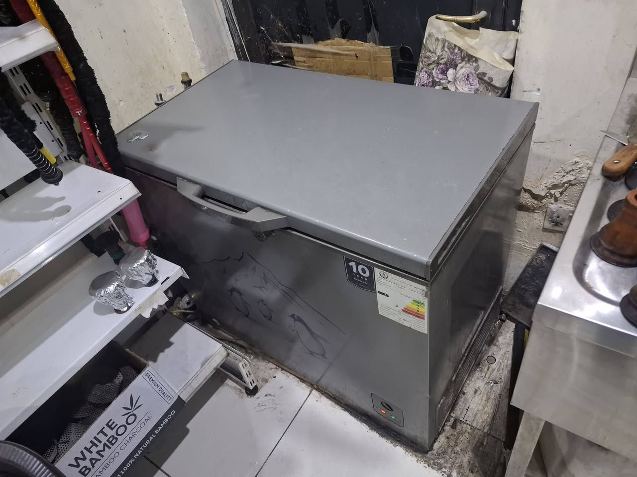 من رخصة الادمن
عارضة عامودية نظيفة حيل شرط الفحص سعر 325
مجمدة نظيفة حيل هم شرط الفحص سعر 350 
ثلاجة صغيرة كلش نظيفة واستعمال قليل اخت الجديدة سعر 150
للتواصل واتساب ***********
