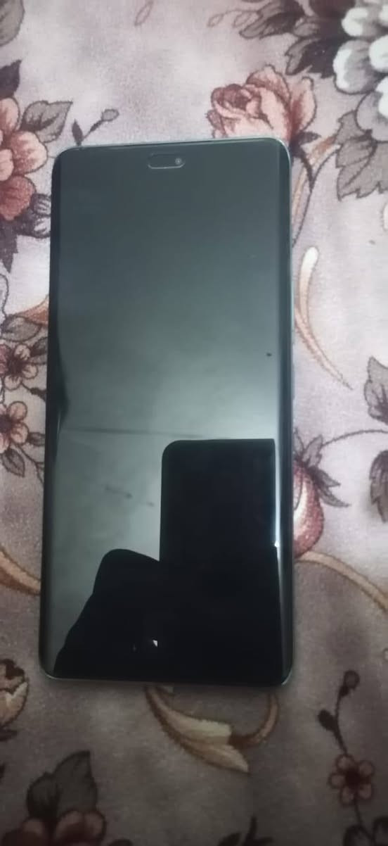 سلام عليكم
للبيع هونر 9cذاكره256
رام12+12 بي شرك مثل
ماواضح بل صوره
 غراض كامله
300بي مجال ***********
