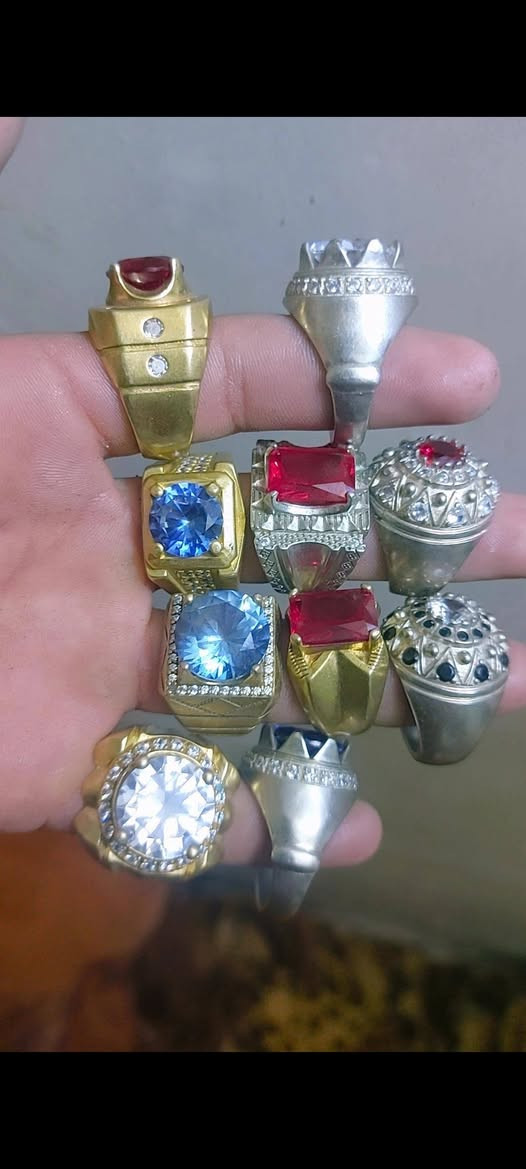 سلام عليكم. مجوهرات موزنايت ياقوت احمر زارگون صياغة القالب نحاس ابيض ونحاس اصفر الشراي الي على باب الله يراسلني يستفاد بيهن


**إذا كنت صاحب هذا الإعلان وتريد حذفه لأي سبب، رجاءا أرسل رسالة إلى الدعم الفني**