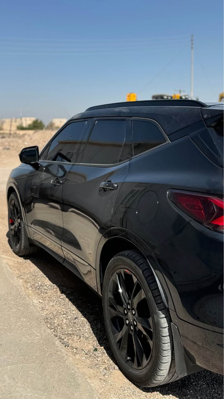 شفروليه بلايزر فئة RS فور ويل موديل 2021
السيارة ماشية 125 الف كيلو متر مو ميل  
السيارة محرك 6 سلندر 3600
حادث السيارة موضح بالسونار فقط تبديل بنيد حادث سطحي 
بالبنيد فقط بدون ايرباك كفاله الجسور و الشواصي و اللغود
طاحت عليها دراجة موجوده بالصور وصلحته pdr
كشنات كهرباء امامية السائق و المقعد الامامي 
الكشنات جلد اسود مطعم باحمر يجي بفئة RS فقط 
السيارة مغلفه نانو بي بي اف ضمان 10 سنوات 
مغلف  اسود طافي ابو الشذره 
عليها تغليف عازل صوت من شركه باور عراق 
السنوية باسمي شرط التحويل بدون وكاله  
جام اوتو
صندوك كهرباء 
ابل كار بلي و اندرويد اوتو 
طخم تاير بريلي مشدود عليها  بعده بحاله الوكاله  
لد نهاري 
رادار امامي مانع تصادم اوتو بريك
رادار المناطق الجانبية 
هوك خلف
سبير مانازل
رادار خلفي وحساسات 
ويل 21 اسود 
السيارة بلاك ادشن 
اللايت لد ليزر ضمان الا يسوي الشارع نهار 
عينة الدشبول عدادات رياضية وبيها شاشة
بردة خلفية بالصندوك 
ارضيات ربر اصليات مال السيارة 
السيارة جاهزة وكاملة من كلشي مسويلها ادامة كامله ماتصرف عليها ربع دينار 
السعر 225$ 
مكاني البصرة البصرة, العراق


**إذا كنت صاحب هذا الإعلان وتريد حذفه لأي سبب، رجاءا أرسل رسالة إلى الدعم الفني**