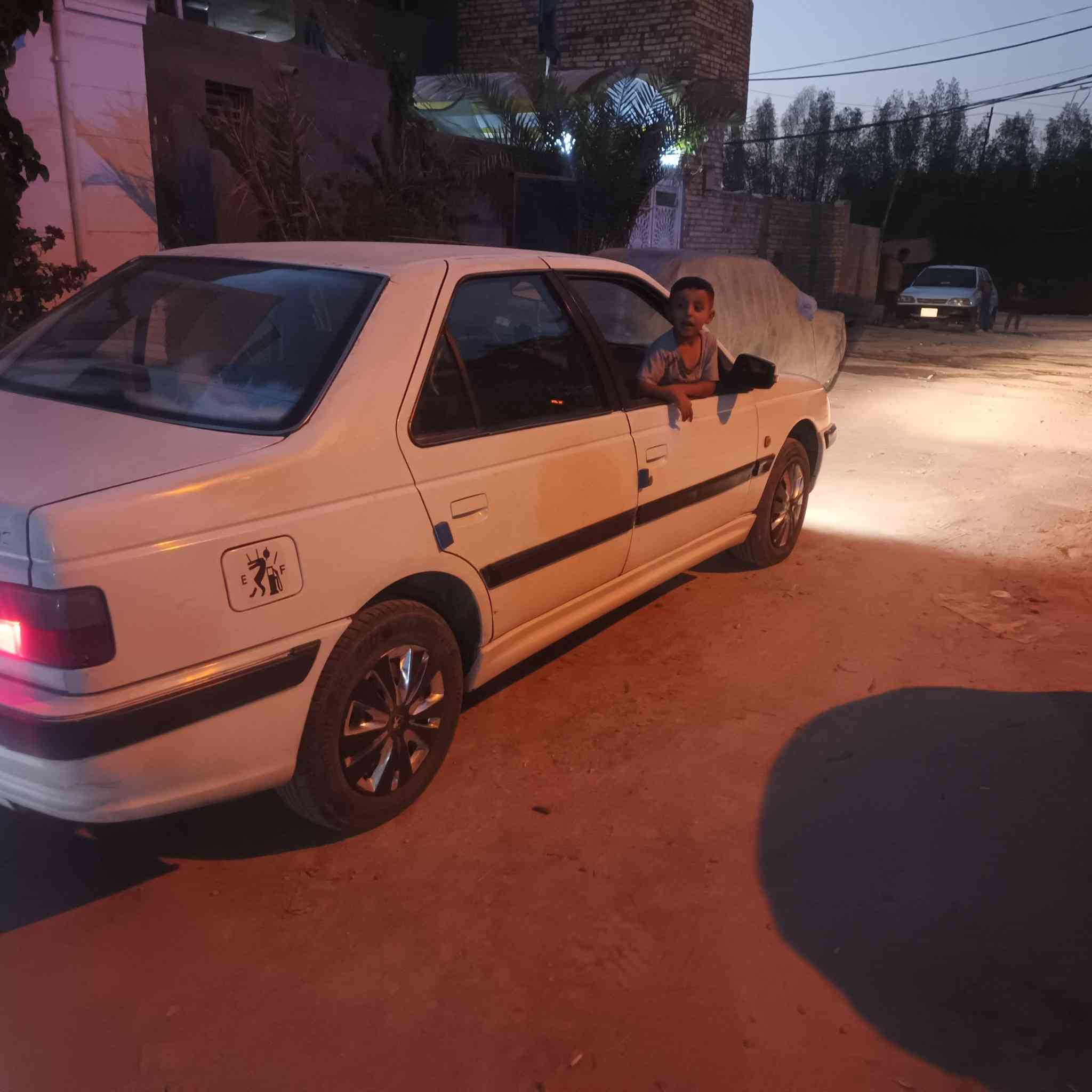 سلام عليكم
شباب بيجو بارص أ
باسمي موديل٢٠١٣ 
السعر ٣٨ وبيه مجال
الاسفسار***********
