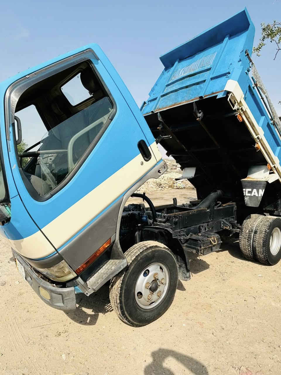 لبيع كنتر بزون فحل بلادي موديل  97 رقم بغداد بسمي سنويه ما ساقطه السياره خير من الله لا تنقيص ولا بخار تخم تاير جديد السياره جديده بمعنه الكلمه رقم ***********
