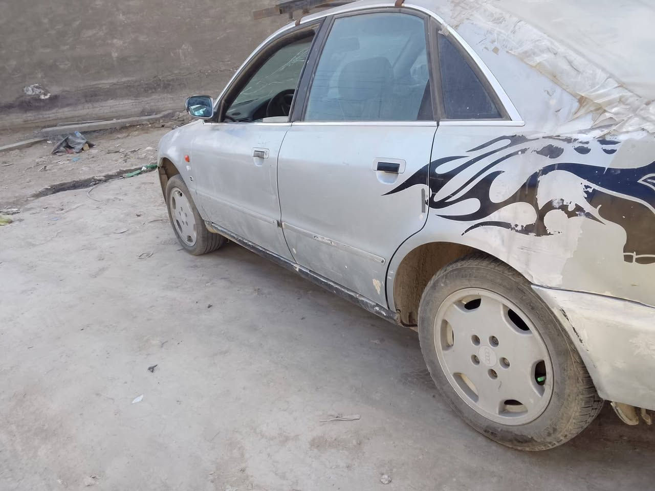 سلام عليكم اودي مديل 96 مشروع وطني مكينة وكير جدد سيارة تخبل مشروع وطني سنوية صاقطة 2022 سيارة حلوة رراعيها بغداد ما واصلة  ب13 وبيهة مجال مكان كربلاء طويريج الأتصال ***********
