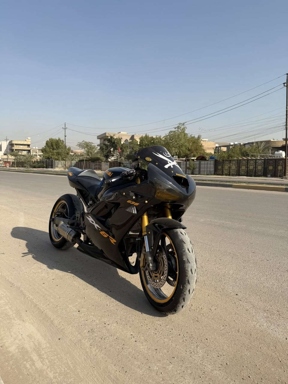 السلام عليكم  سبب اعادة النشر الوعود الكاذبة من تواعد وتصير رجال لا تنطي كلمة ومو كدها انت 
كاوسكي 636 موديل 2004 
مفتوح كور فقط بدون اي تبدل شرط تفحص وين ما يعجبك 
ادامة كاملة
 بلكات ☑️ 
نوزلات ☑️ 
باتري جديد ☑️ 
فيت بم جديد اصلي ☑️ 
قمبورة كاربون ☑️ 
زنجيل اصلي 
هاوزن راجع والدراجة بالحقيقة احلى من الصور 
28 وبيها مجال حك الجية مكاني بلديات 
***********
