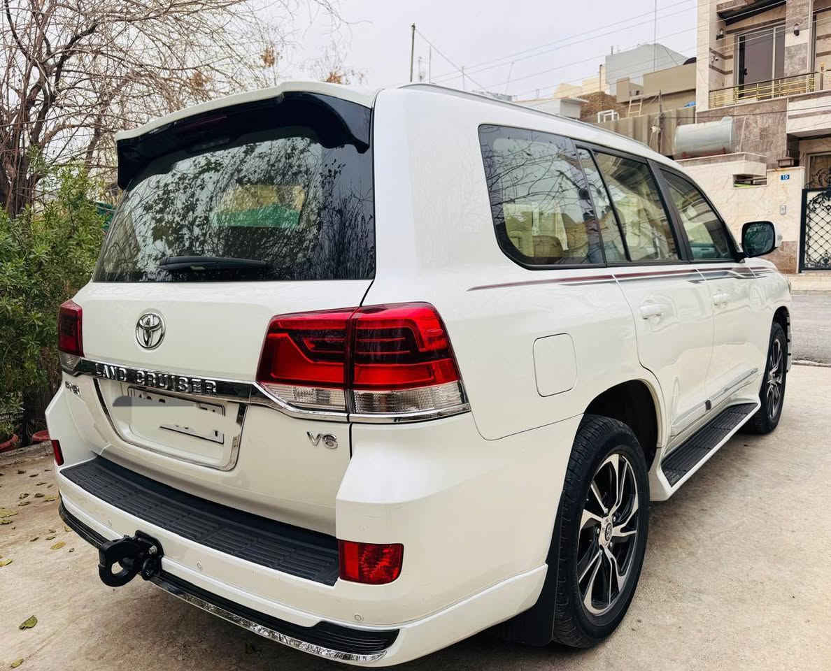 تويوتا لاندكروز فول مواصفات موديل ٢٠٢١ شركات ٦ سلندر السياره مكفول كفالة عامه من صبغ و تبديل و مفتوح ماشي (51) الف حقيقي السياره رقم اربيل جديد السعر(٥٠٠) ورقه قفل 
مكان أربيل 
تلفون *********** بي واتساب
