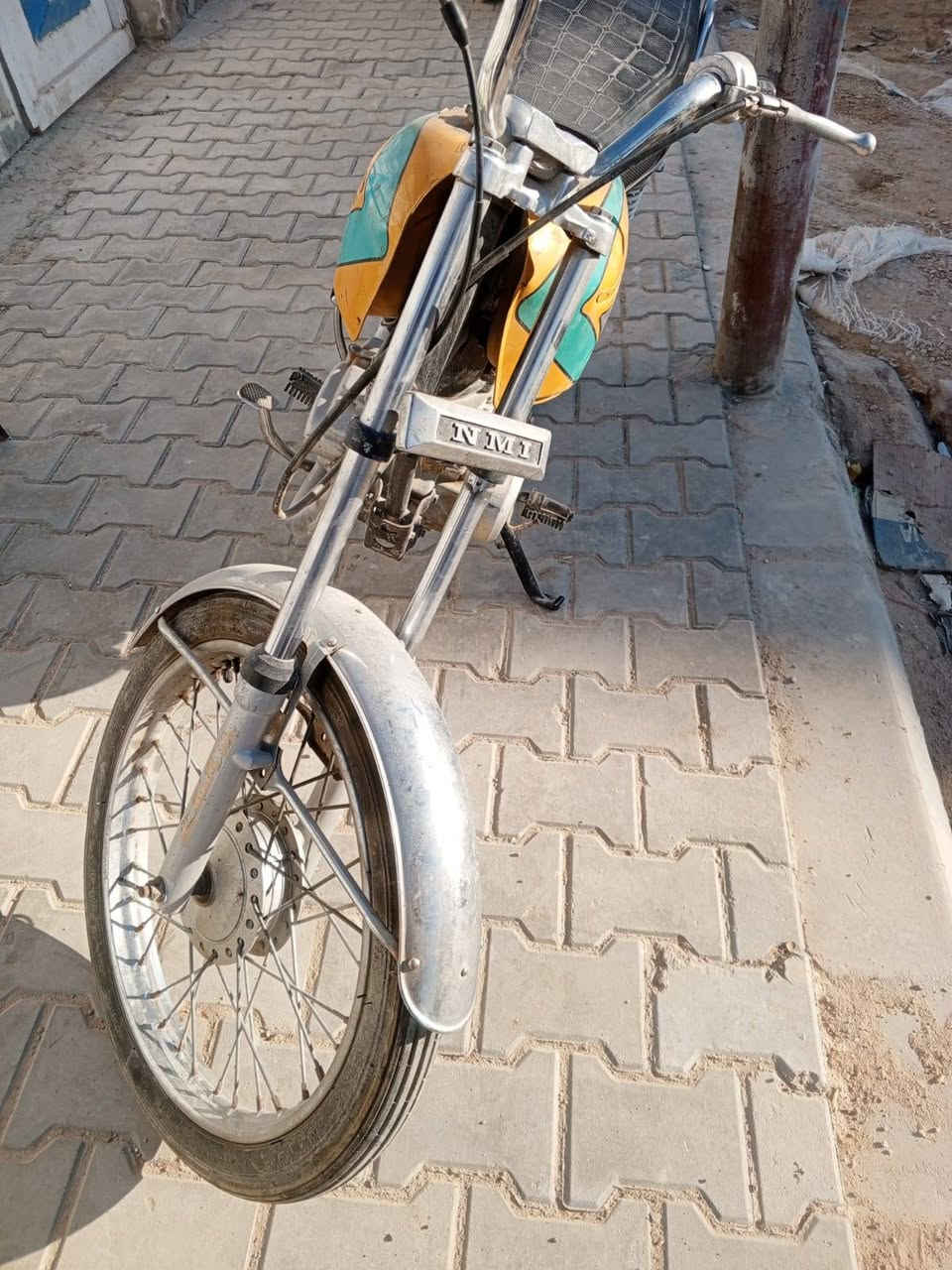 اربع كير للبيع السعر ٢٠٠ الف العنوان النجف الحولي خلف ملعب النجف
***********
