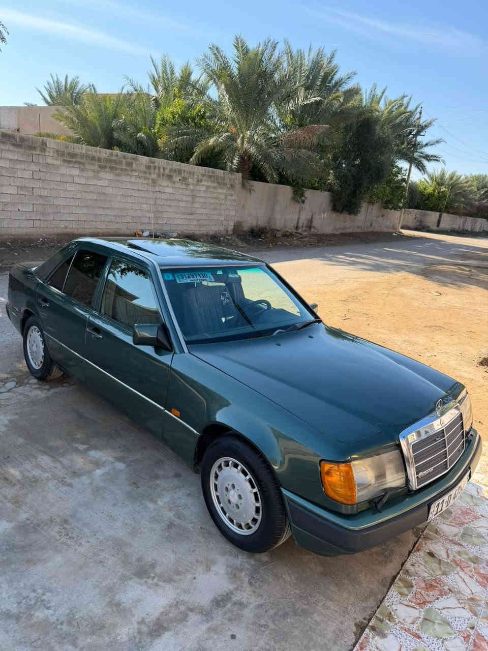 السلام عليكم 
مارسدس دب 
مكينه بلاديه 
مكينه كير صدر تبريد كهربائيات كلهة جديده 
السياره احلى من الصورر 
سونيه باسمي رقم دولي بغداد 
مكان السياره ديالى بعقوبه 
السعر 70 بيهة مجال حك الجيه
***********
