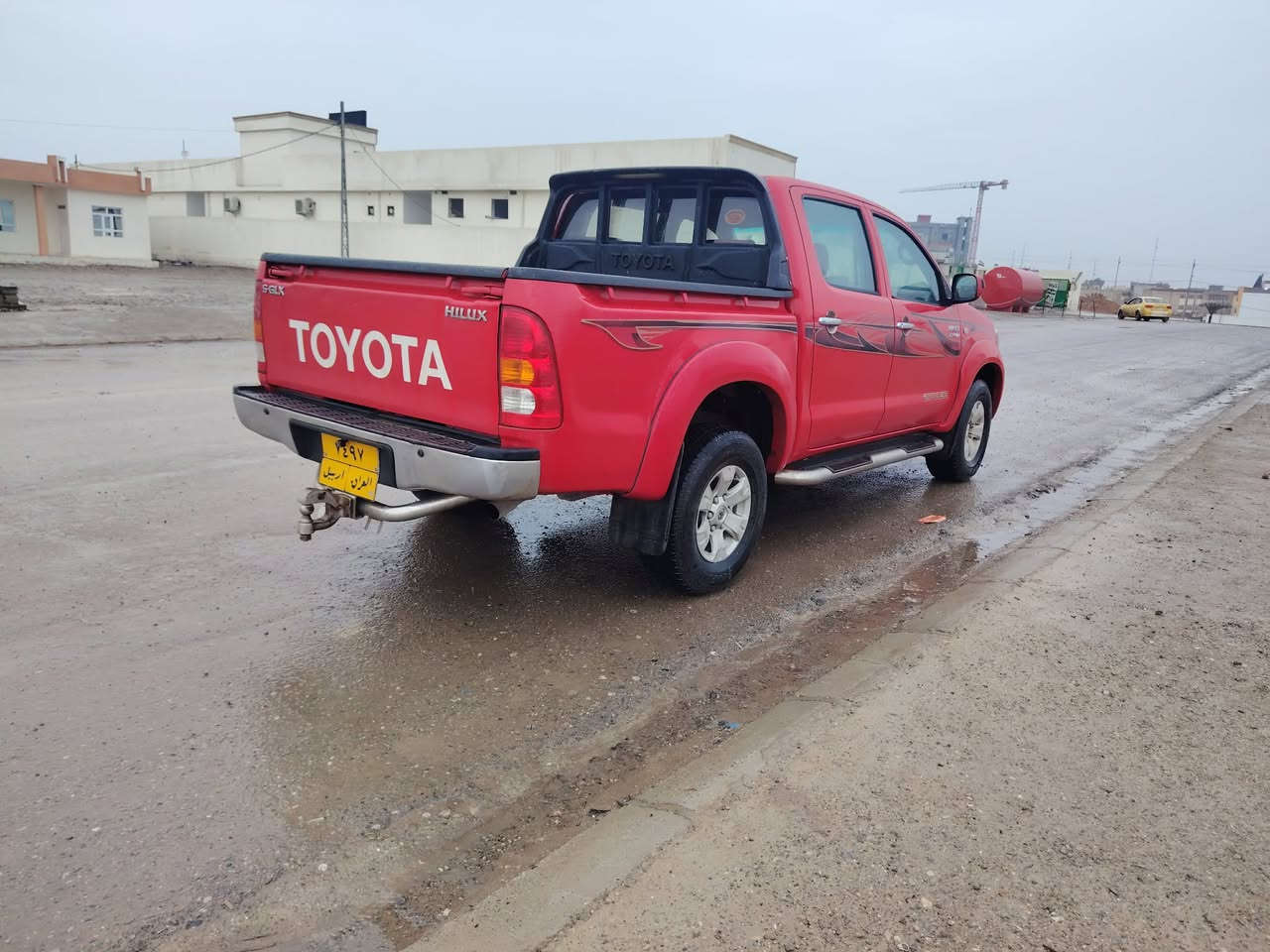 تيوتا مرزي موديل 2010
فور ويل گير عادي
بدون صبغ بيها 3 مكانات بارد
كير ومحرك شرط
ماشيه 300 الف 
للتواصل ***********
