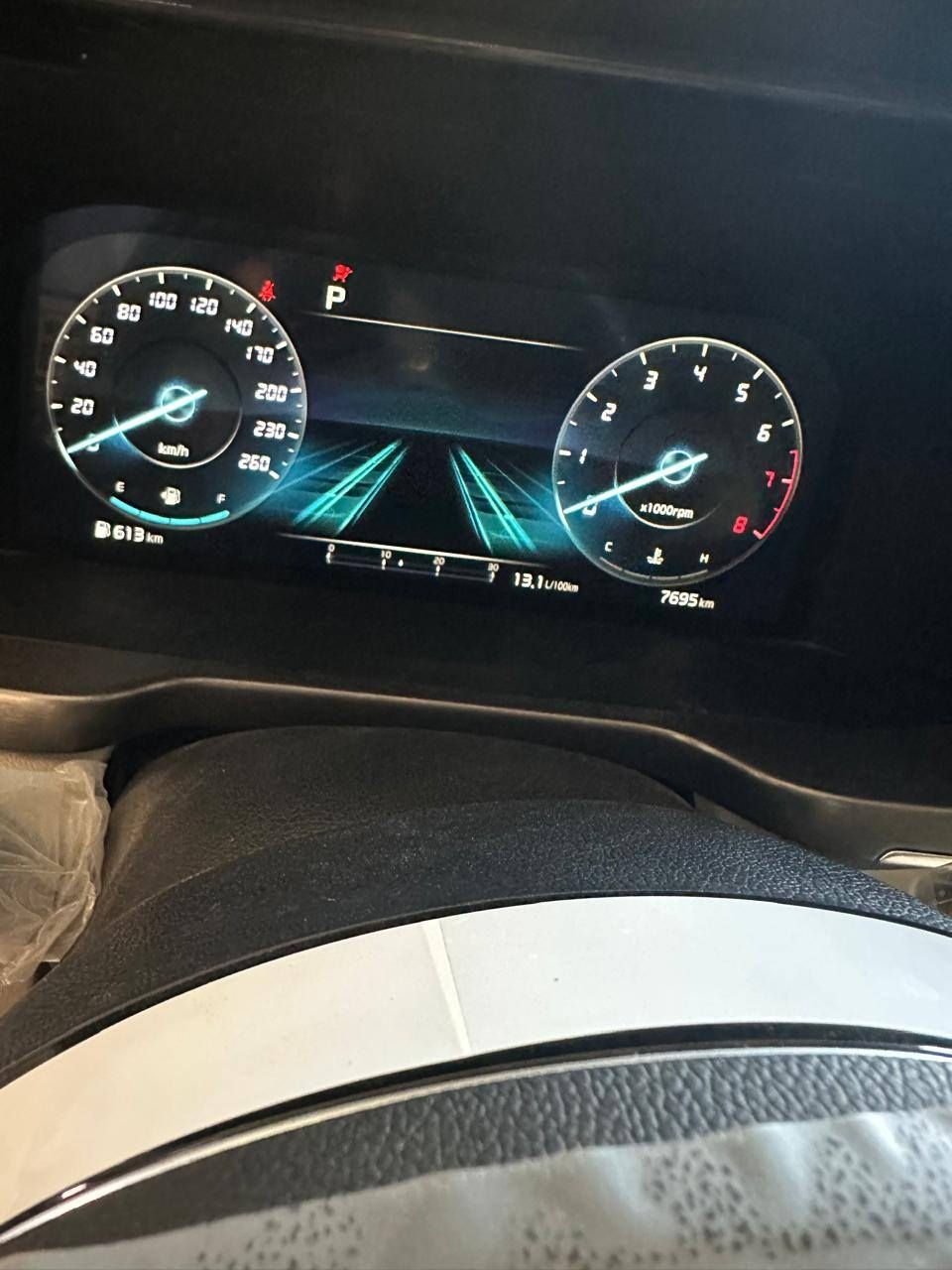 سلام وعليكم
سورنتو موديل2023
4X
فول مواصفات ماشيه 11 الف 
***********
مكفوله كفاله عامه
