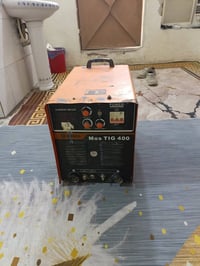 ماكنه لحام جسك 400ابير ثري فيز نضيفه وياها يده لحام طولها 16متر والبار...