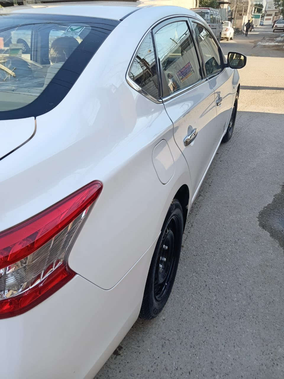 السلام عليكم نيسان سنترا ياباني اصلي خليجيه كفاله عامه من الصبغ ماشيه 60KMبيع مستعجل سبير منازل تخم تاير سياره كلش جديده العنوان بغداد البياع بيع مستعجل الشراي يتصل وتدلل *********** ابوغزوان علما السياره بسمي هزه وفحص جديد تريد تحويل تريد وكاله خادم
