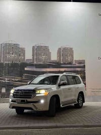 لاندكروز موديل 2016 شركات ( ساز ) V8 كفالة عامة رقم بغداد إنكليزي مشرو...