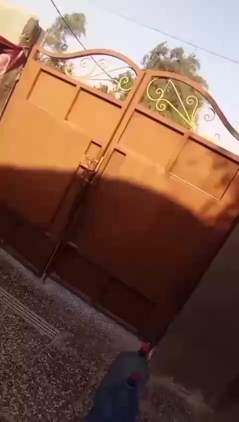 بيت للبيع في منطقة الحميديه قرب المدارس
مساحة البيت 235 متر 

حمام خارجي وداخلي 

استقبال ومطبخ حار وبارد 

صاله وترك اثنين 

وغرفتين 

وحديقه 

السعر : 100 مليون وبي مجال

للاستفسار : ***********
***********
