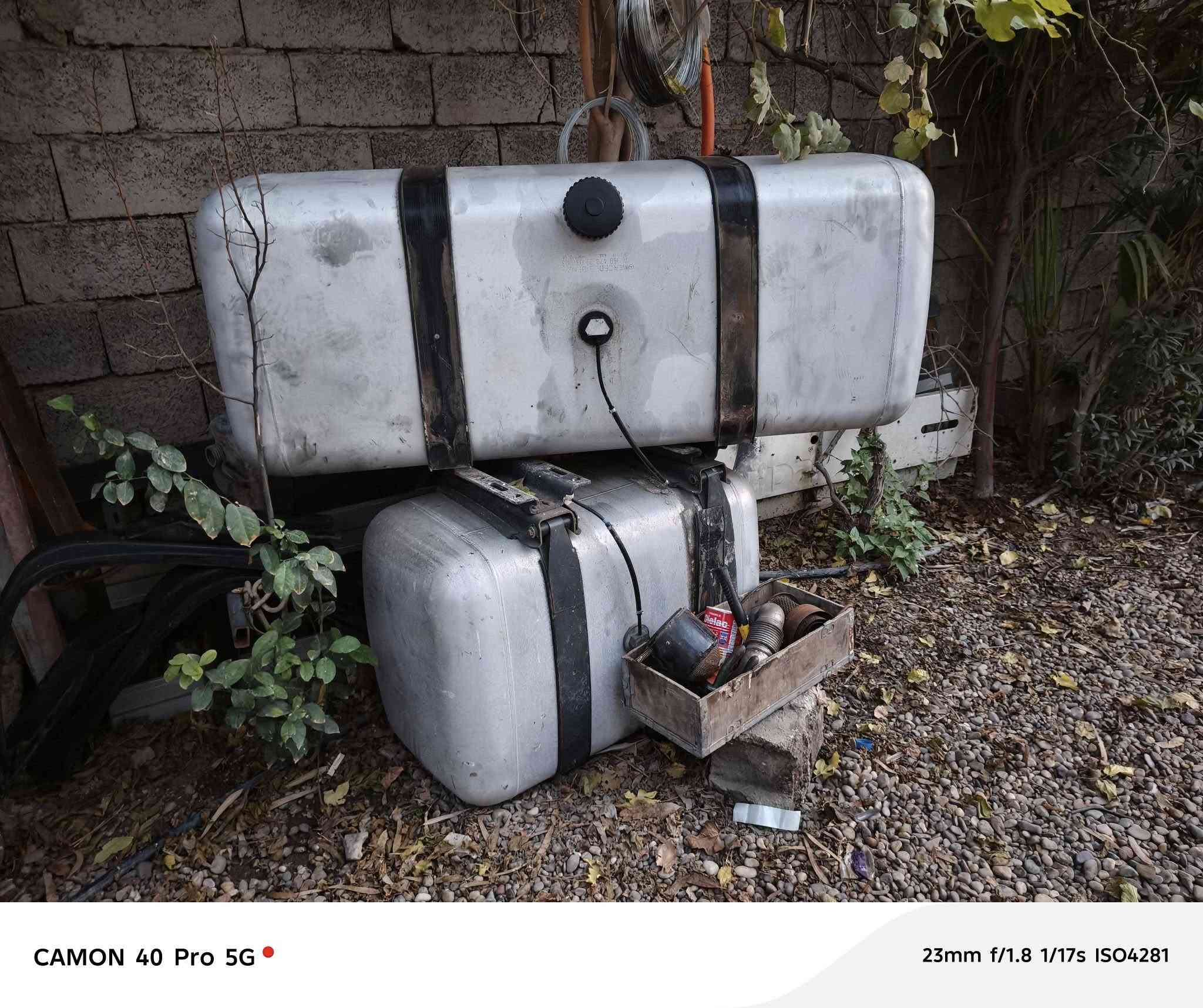 سلام عليكم تانكي جبير 630لتر و زغير 290 كاملات ما عده طوافه*********** مكان ابو غريب
