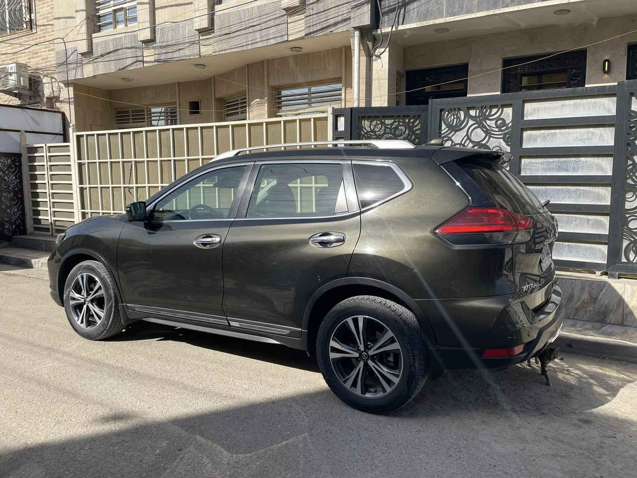 نيسان اكس تريل اعلى مواصفات كاميرات محيطيه ٣٦٠ درجه جنطه كهرباء رادارات جانبيه تدفئه وتبريد كشنات فور ويل لإيتات تدور ويا الستيرن حساسات محيطيه لون زيتوني غامق السياره باختصار اعلى مواصفات رقم  اربيل ماشيه ٩٨ ألف كيلومتر سونارها مرفق ويا الصور مكان السياره بغداد السعر ١٨٨ 
موبايل 
***********
