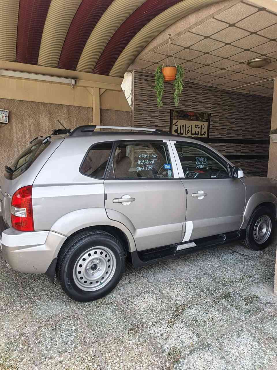ياالله 
توسان ٢٠٠٩  خليجي.. السونار موجود بلصور 
فتحه ومري شفط 
بيهة بداية تبخير قليل كلش من القبق 
مكينه ٢٠٠٠ دوش 
كهربائيات علبلاد شرط الفحص
داخلهة جلد علبلاد 
مكاني بغداد.. 
*********** 
ب٨٥
