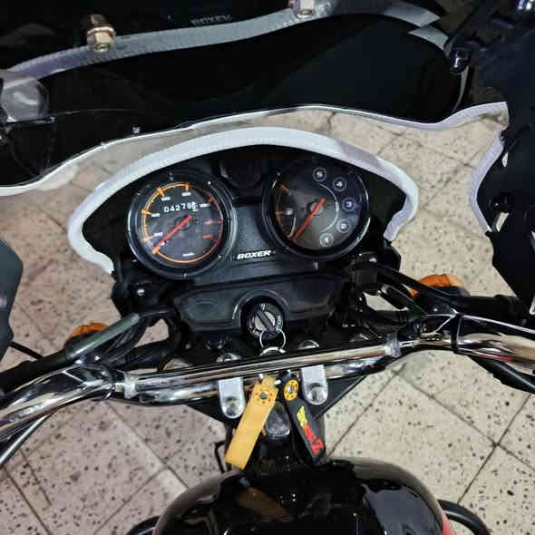 بوكسر موديل ٢٥ الدراجه مكفوله نازله بشهر الرابع رقم اربيل تحول ثاني يوم مابيها اي نقص السعر ٢٨٥٠ وبيها مجال مكاني الحريه  ***********
*********** واتساب
