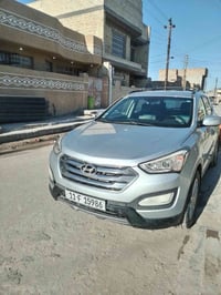 للبيع سنتافيا ٢٠١٥... بسعر مناسب وارد امريكي ضررها باب خلف السائق بيها...